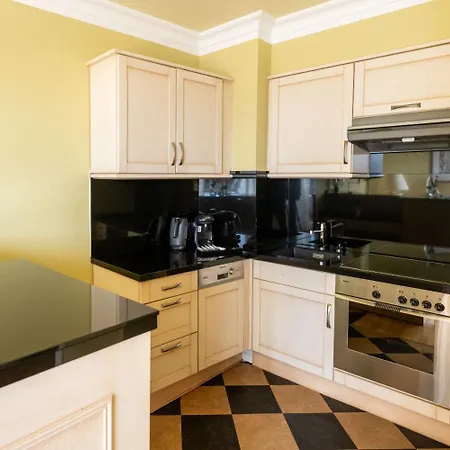 Louisa's Place 5*