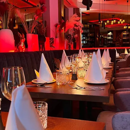 Louisa's Place Hotel 5*
