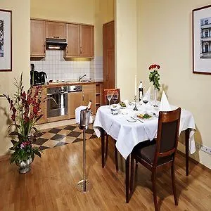 Louisa's Place מלון 5*