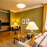 Отель Louisa's Place 5*