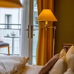 Louisa's Place Отель