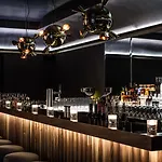 Отель Louisa's Place 5*