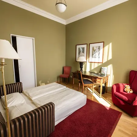 Ξενοδοχείο Louisa's Place 5*