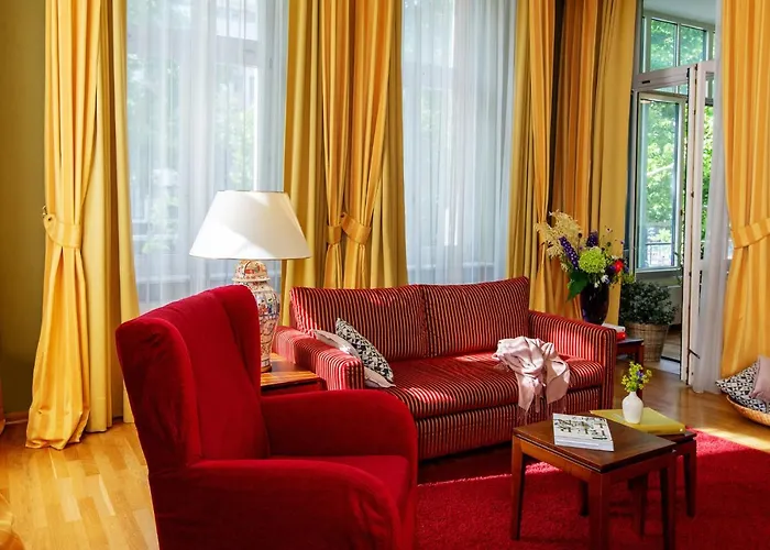 Louisa's Place Hotel