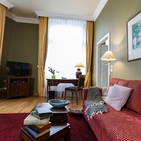 Louisa's Place Otel