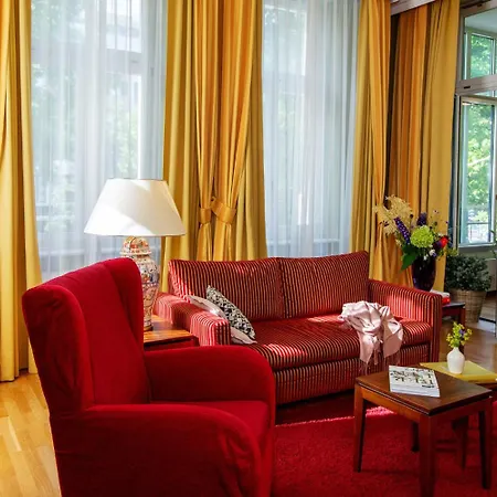 Louisa's Place Otel