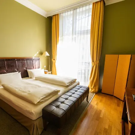 루이자 플레이스 호텔