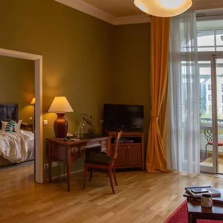 Louisa's Place Hotel