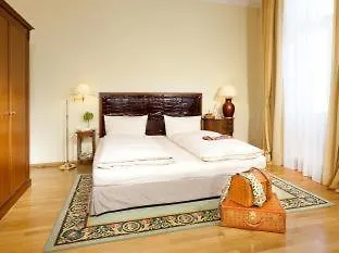 Louisa's Place מלון