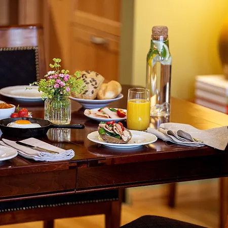 Louisa's Place Otel 5*