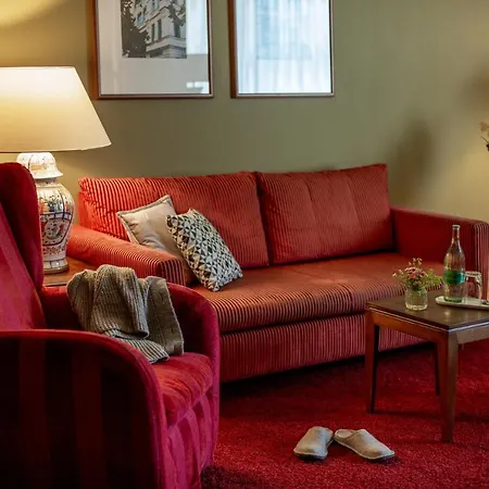 Louisa's Place Hotel