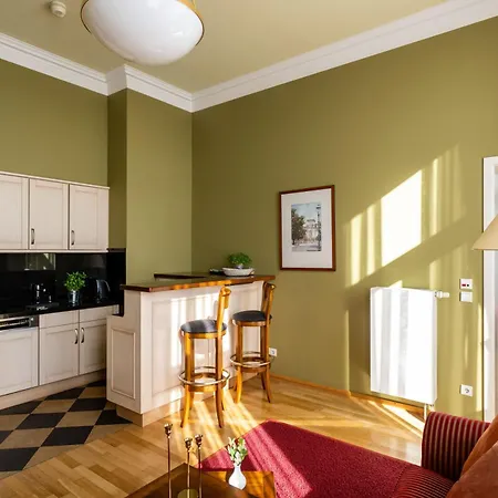 Louisa's Place 5* Berlino