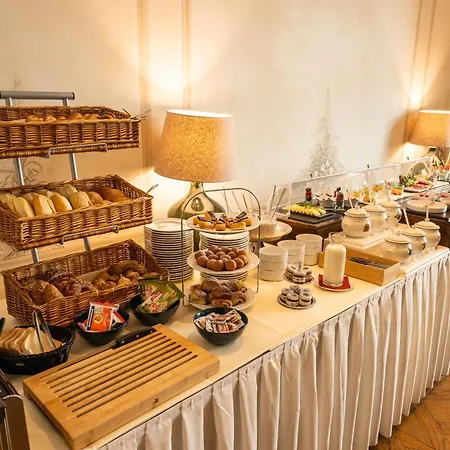 Louisa's Place Hotel