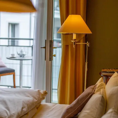 Louisa's Place Hotel