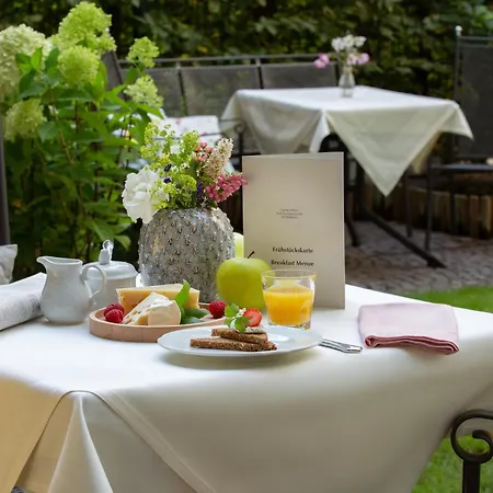 Louisa's Place Hotel