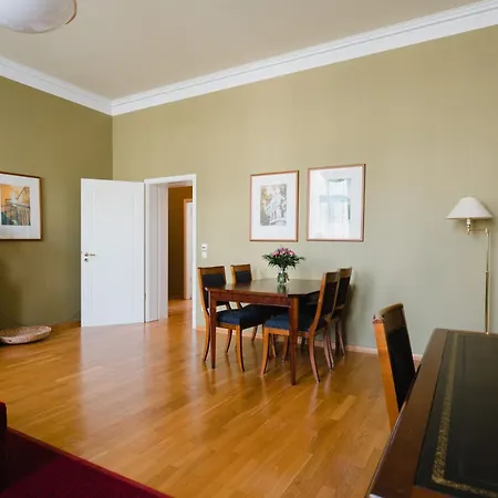 Louisa's Place Hotel 5*