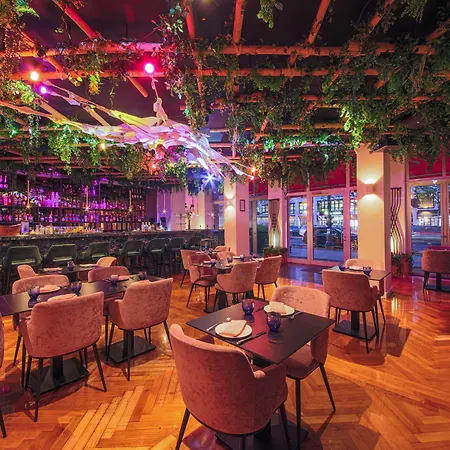 Louisa's Place Hotel 5*